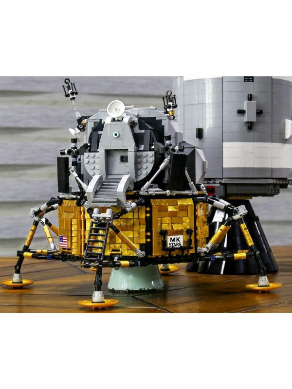 Конструктор MOULD KING Лунный модуль «Apollo 11» 21006 / 7011 деталей