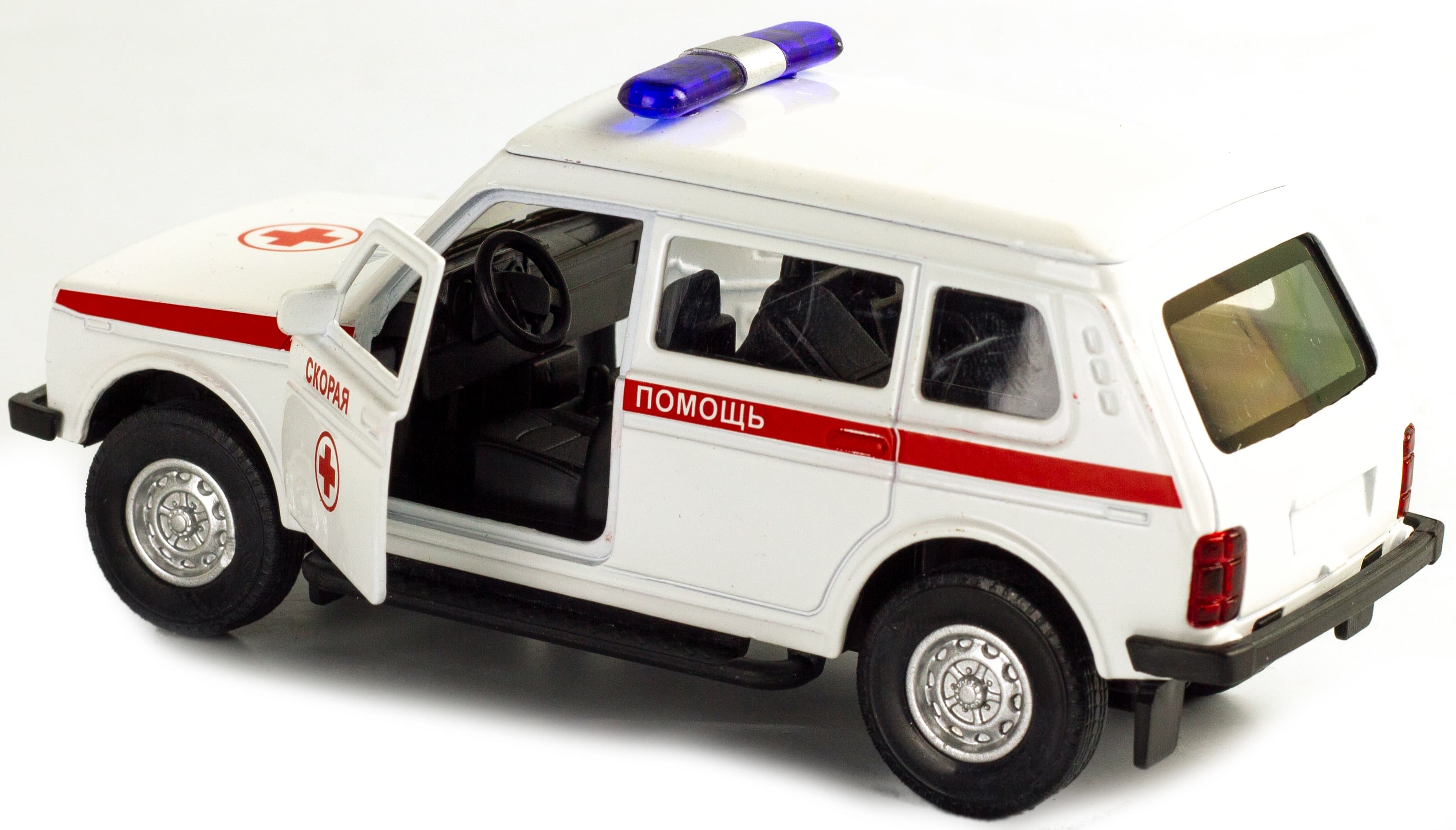 Металлическая машинка 1:32 «Нива. Экстренные службы» свет, звук, двери открываются А1813Р-12D / Скорая помощь