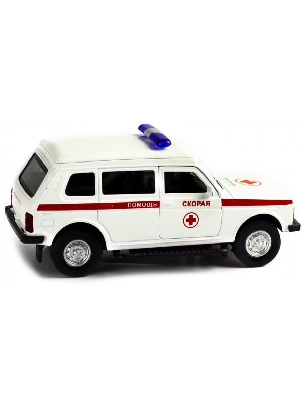 Металлическая машинка 1:32 «Нива. Экстренные службы» свет, звук, двери открываются А1813Р-12D / Скорая помощь