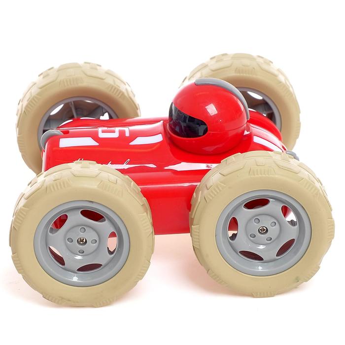 Радиоуправляемая машинка-перевертыш 1:24 со световыми и звуковыми эффектами М2210А / Микс