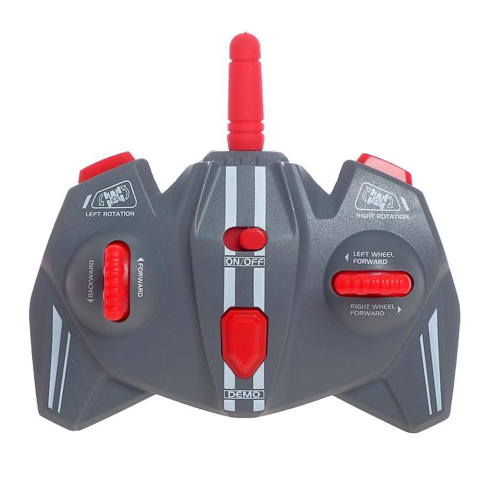 Радиоуправляемая машинка-перевертыш 1:24 со световыми и звуковыми эффектами М2210А / Микс