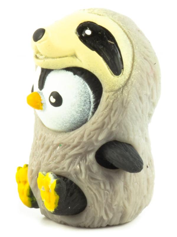 Резиновые фигурки-тянучки «Пингвины в костюмах ежа и енота» A297-DB / 2 шт.