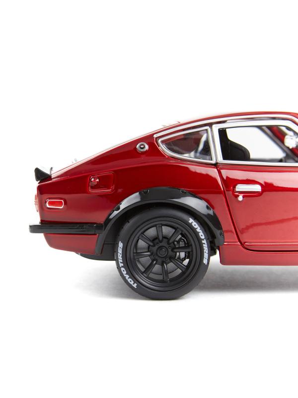 Коллекционная металлическая модель Maisto 1:18 Tokyo Modern «Datsun 240Z 1971» А32610 / Красный