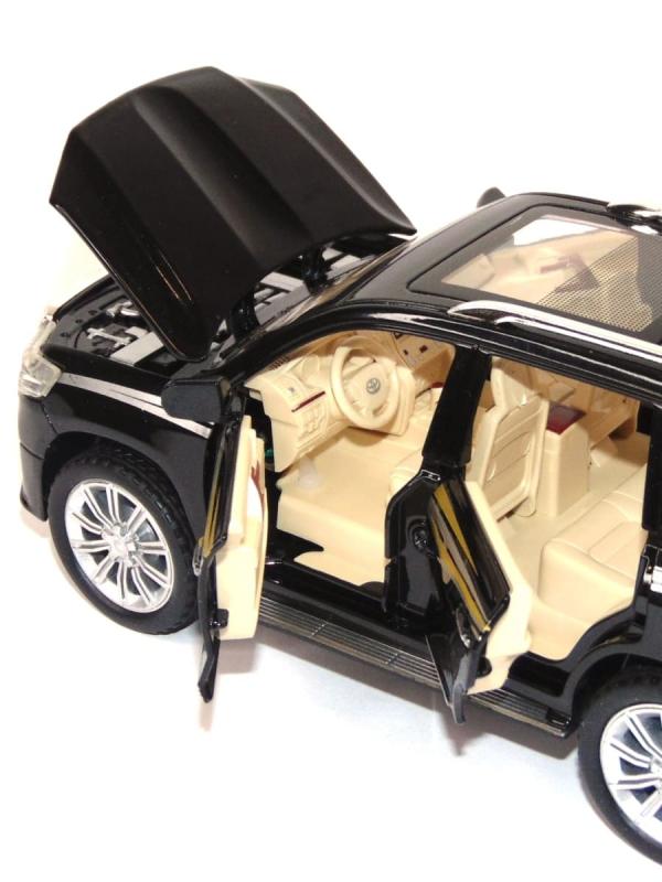 Металлическая машинка Che Zhi 1:24 «Toyota Land Cruiser 200» CZ123A, 20.2 см., инерционная, свет, звук / Черный