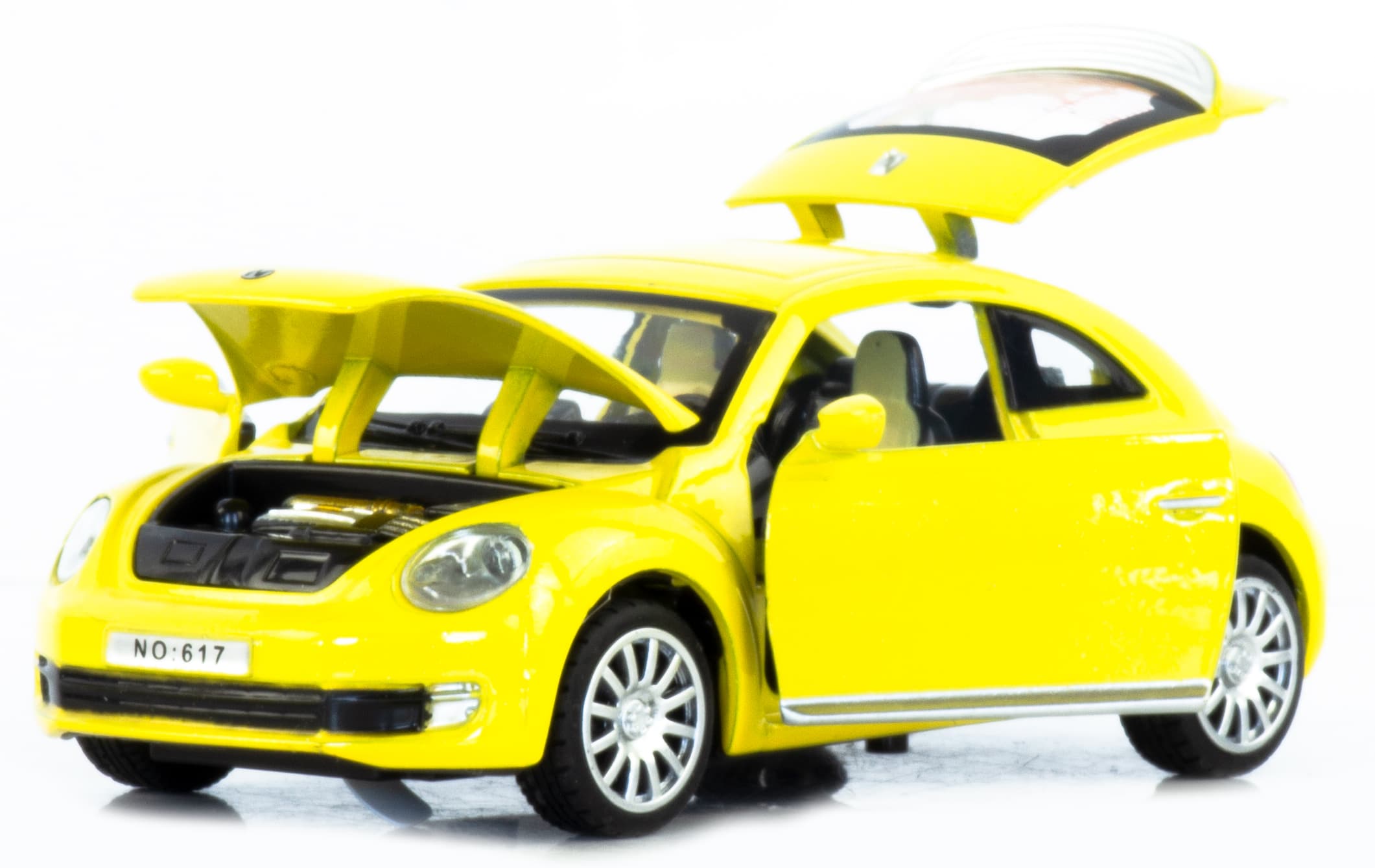 Металлическая машинка Wanbao 1:24 «Volkswagen Beetle New» 617D, инерционная, свет, звук / Желтый