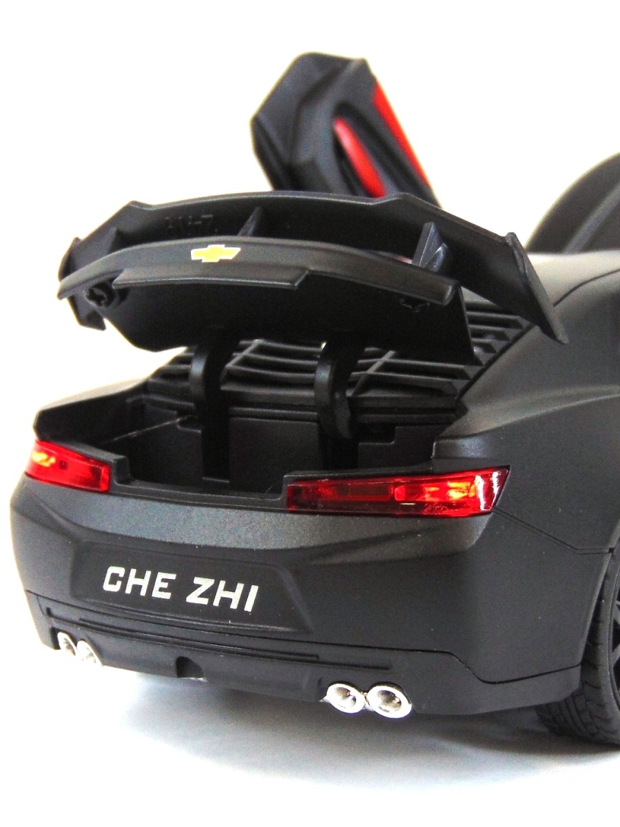 Металлическая машинка Che Zhi 1:24 «Chevrolet Camaro» CZ126A, инерционная, свет, звук / Черный