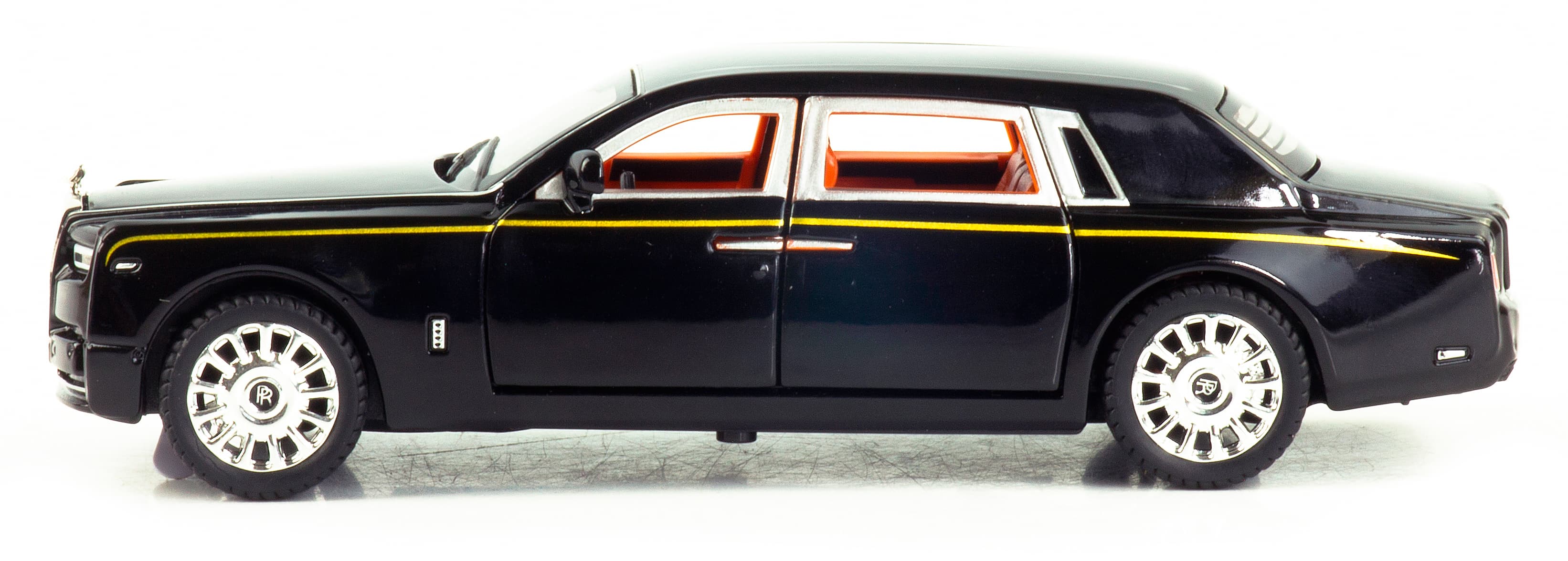 Металлическая машинка 1:32 «Rolls-Royce Phantom» М923B инерционная, свет, звук / Черный