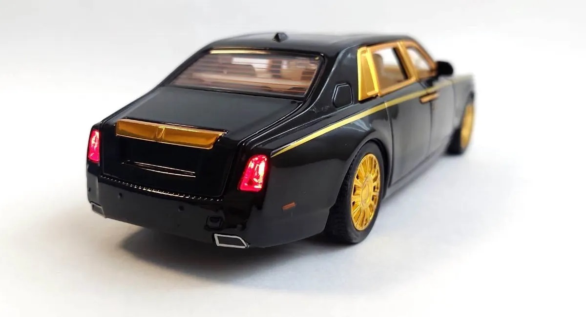 Металлическая машинка 1:24 «Rolls-Royce Phantom» А2403А, 21см., инерционная, свет и звук / Микс