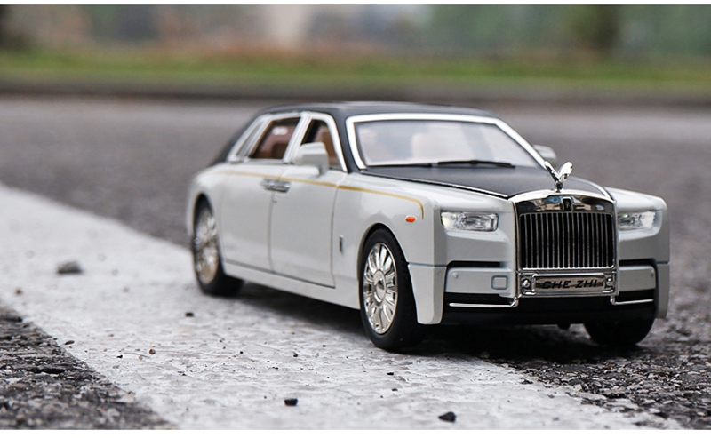 Металлическая машинка 1:24 «Rolls-Royce Phantom» А2403А, 21см., инерционная, свет и звук / Черно-белый