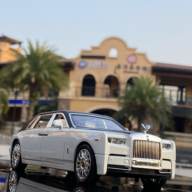 Металлическая машинка 1:24 «Rolls-Royce Phantom» А2403А, 21см., инерционная, свет и звук / Черно-белый