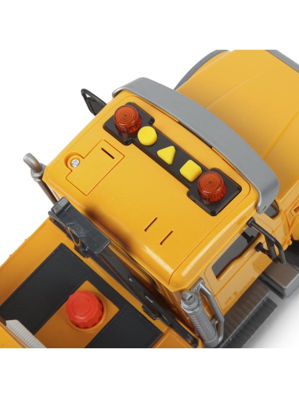 Пластиковый грузовик 36 см с подъемным краном со световыми и звуковыми эффектами 666-51P