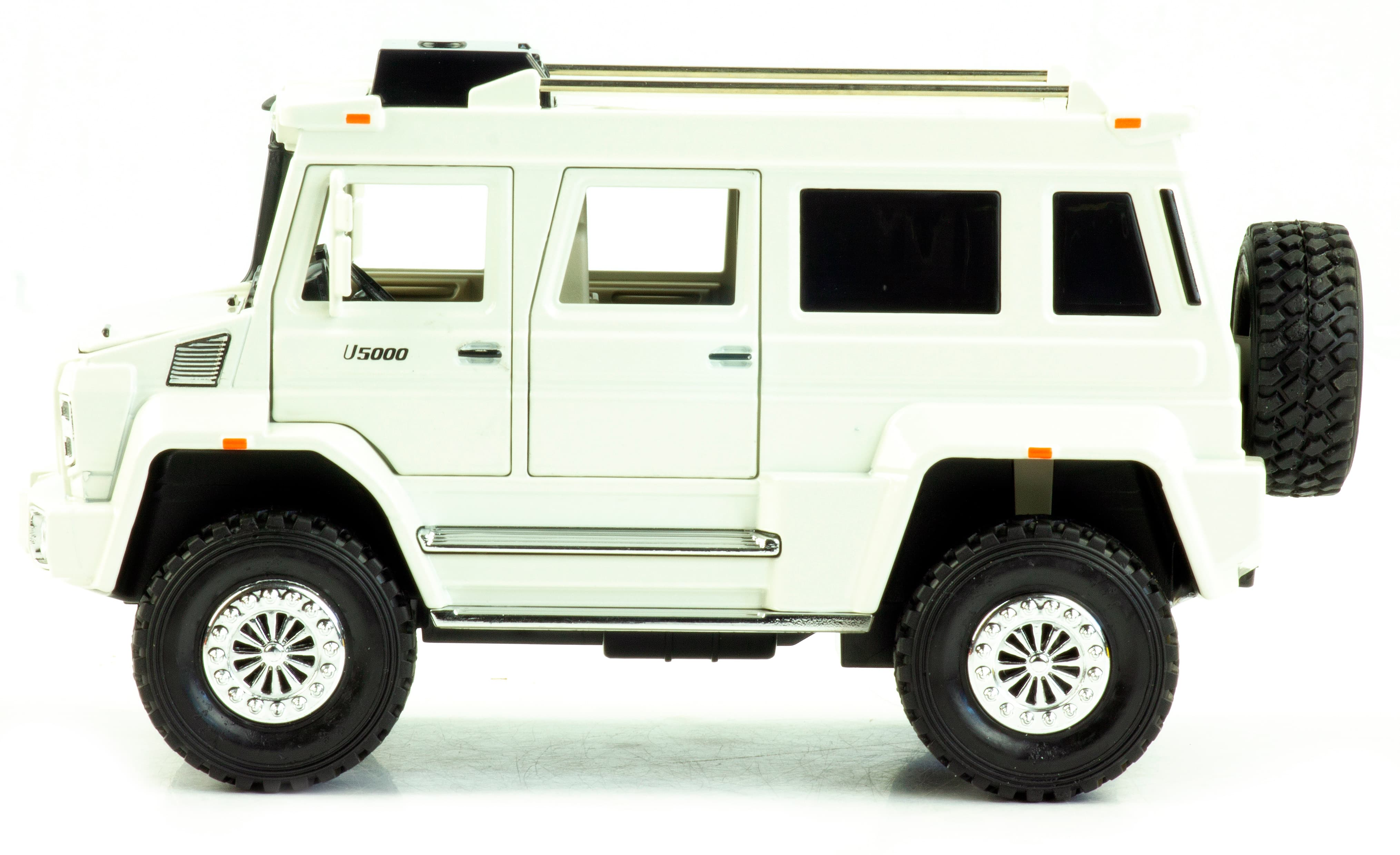 Металлическая машинка XLG 1:24 «Mercedes-Benz Unimog U 5000» 20,5 см. M929Q инерционная, свет, звук / Белый