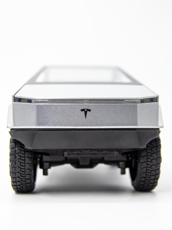 Металлическая машинка XHD 1:24 «Tesla Cybertruck» HB2405, 23 см., инерционная, свет, звук / Серый