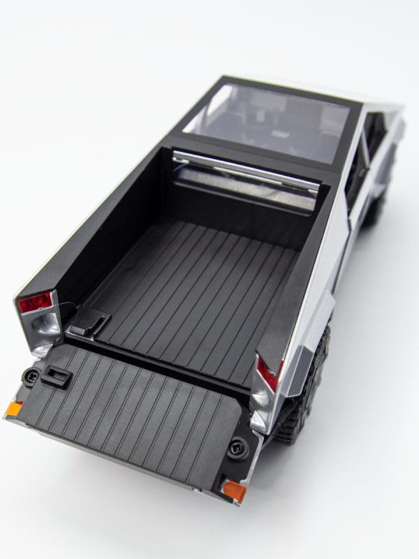 Металлическая машинка XHD 1:24 «Tesla Cybertruck» HB2405, 23 см., инерционная, свет, звук / Серый