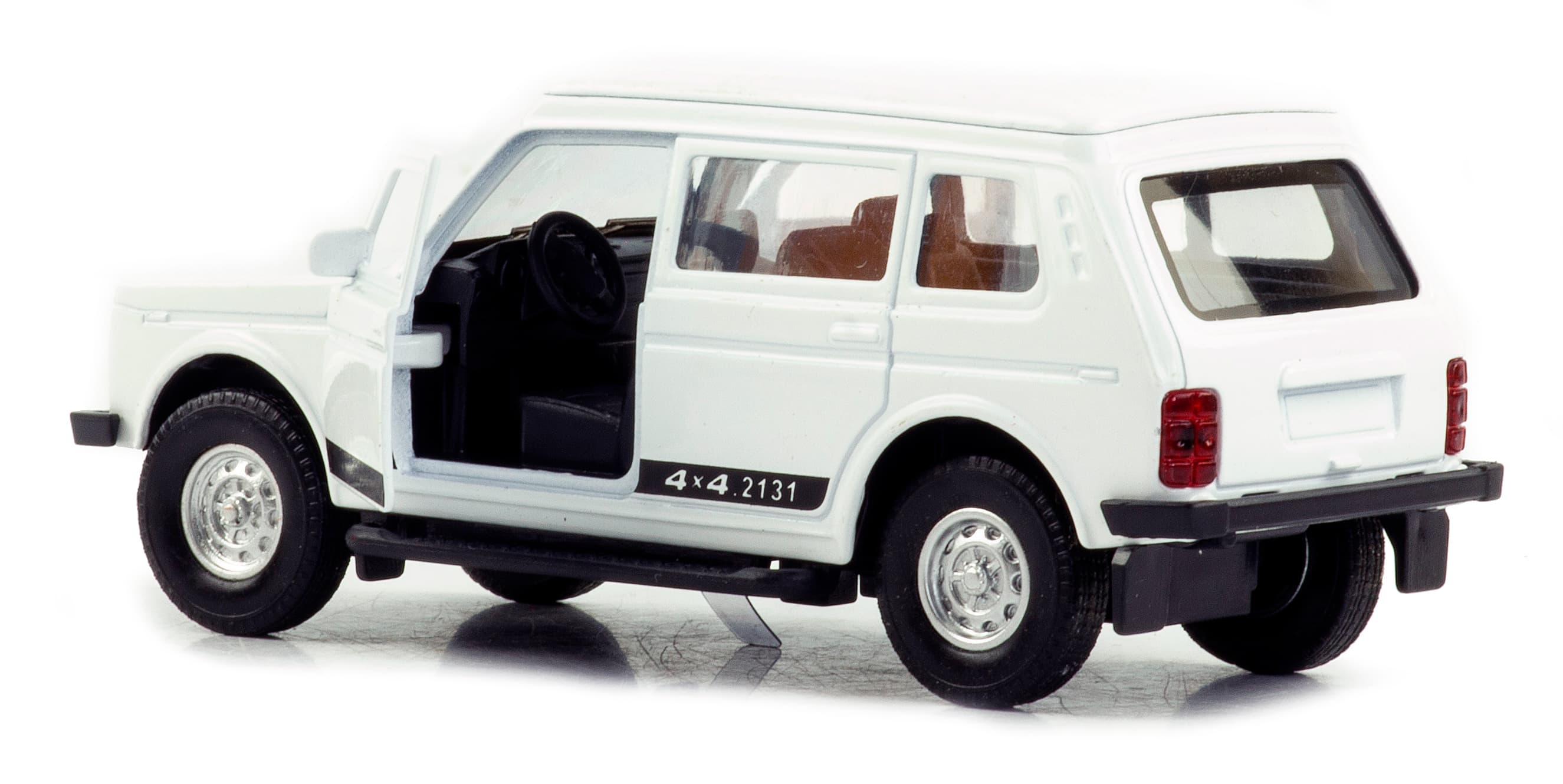 Металлическая машинка 1:32 «Нива» А1813-12D, инерционная, свет, звук / Белый