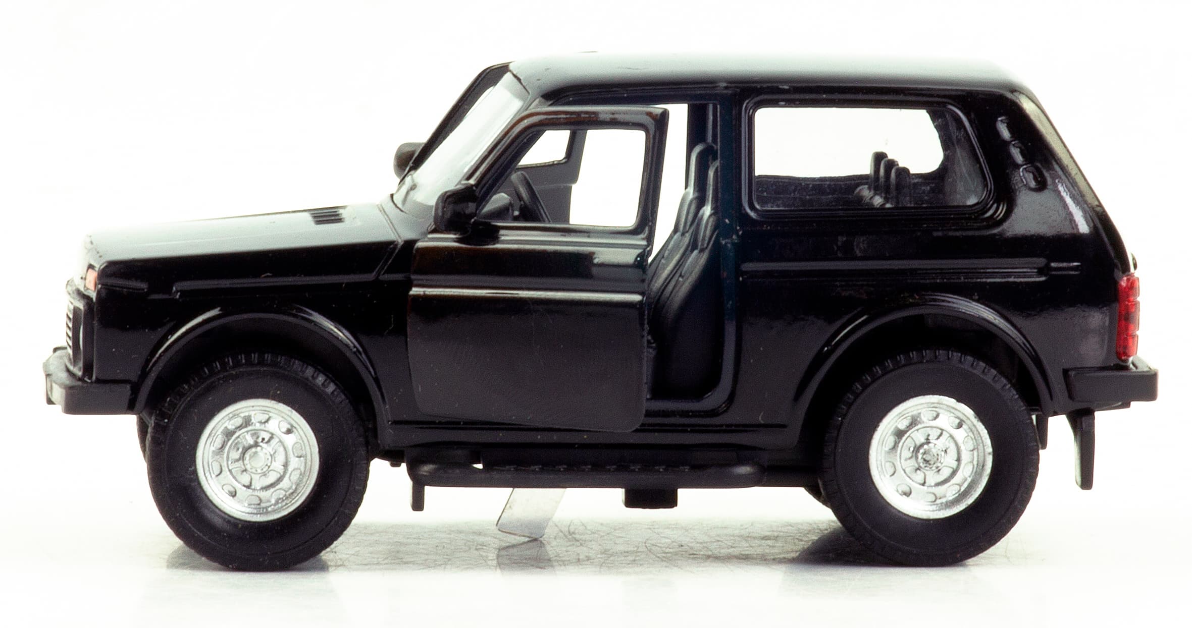 Металлическая машинка 1:32 «Нива» А181-182D свет и звук, инерционная / Черный