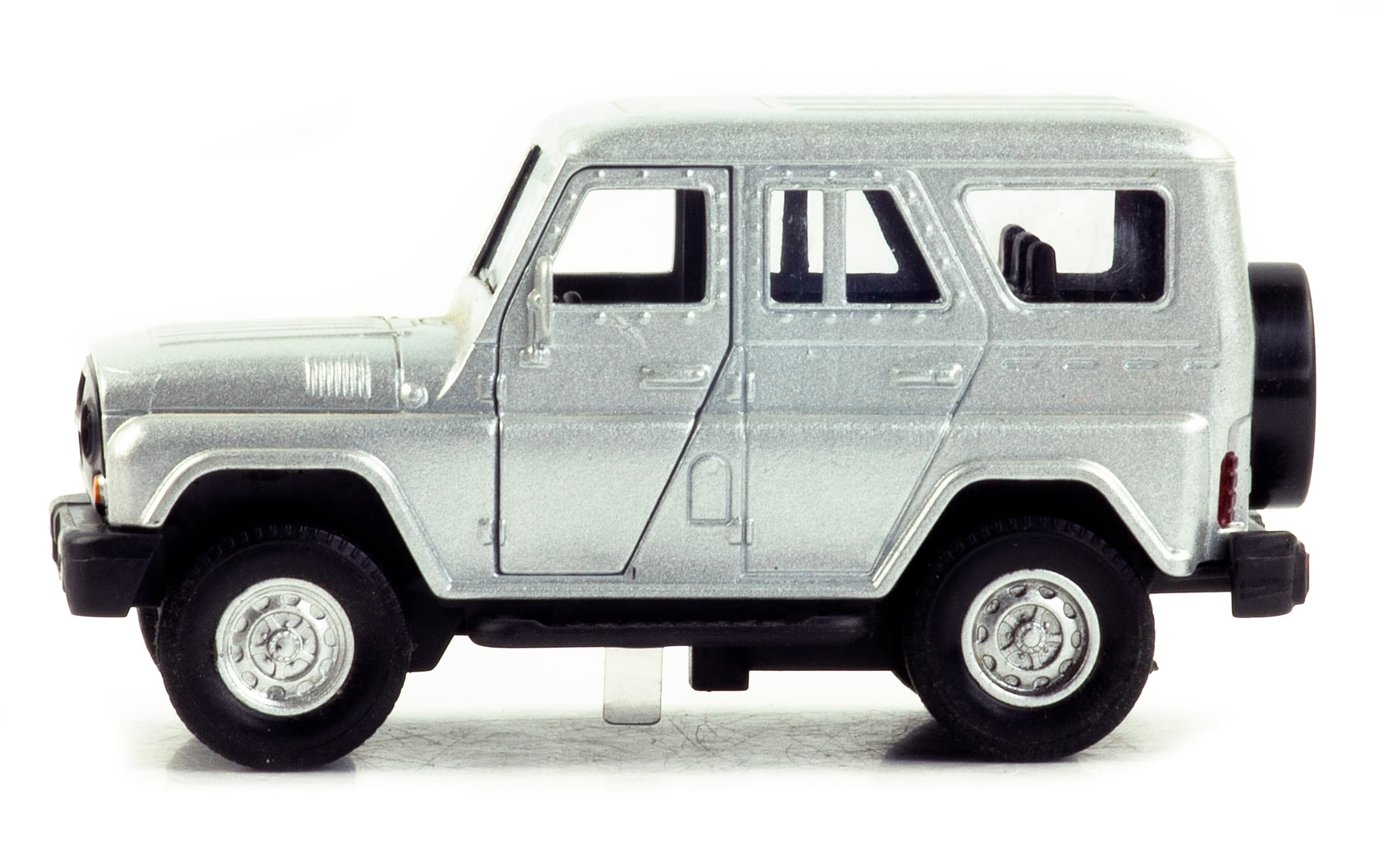 Металлическая машинка 1:32 «Уаз» А181-182D свет и звук, инерционная / Серебристый