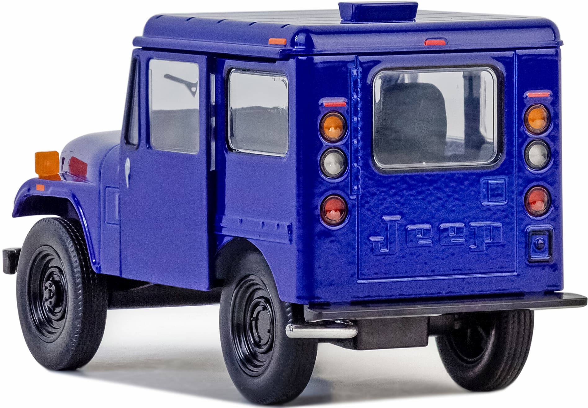 Металлическая машинка Kinsmart 1:26 «1971 Jeep DJ-5B (Dispatcher)» KT5433D, инерционный / Микс