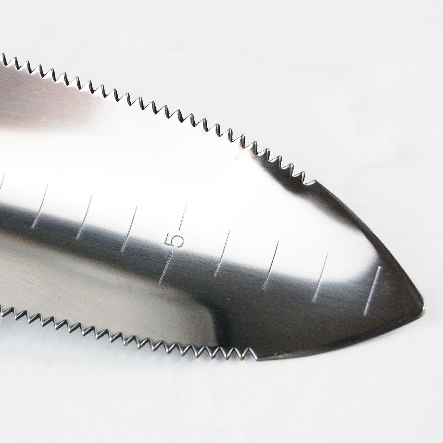 Совок посадочный Skrab 28399 с зубьями узкий, нержавеющая сталь / 300 мм.