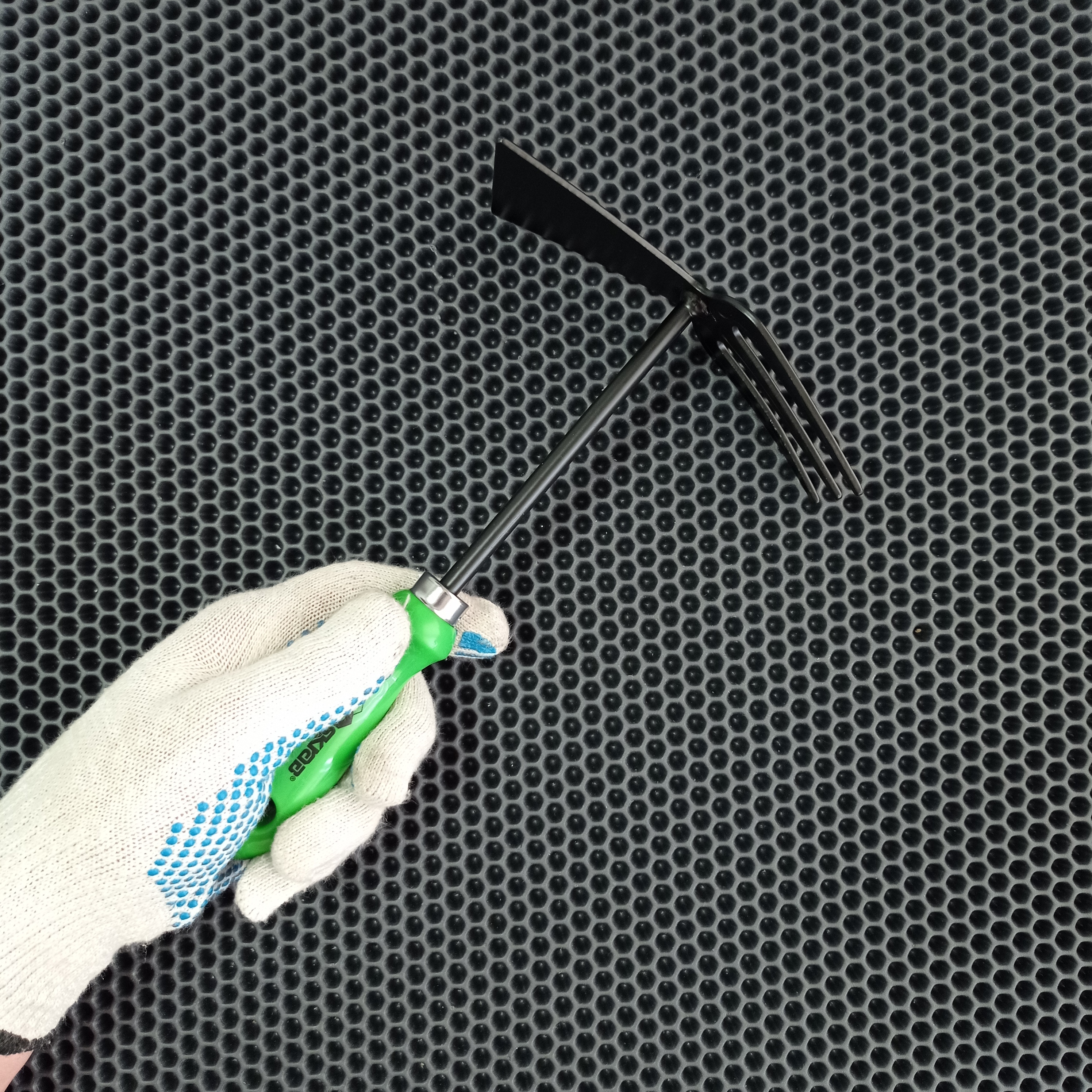 Тяпка садовая Skrab 28414 с рыхлителем 250 мм. / Зеленый