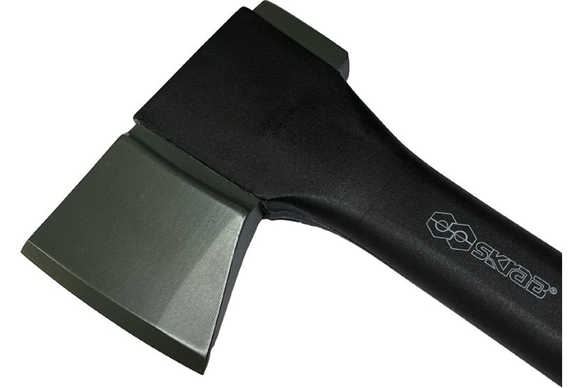 Топор кованный Skrab 20341 с фиберглассовой ручкой / 450 мм.