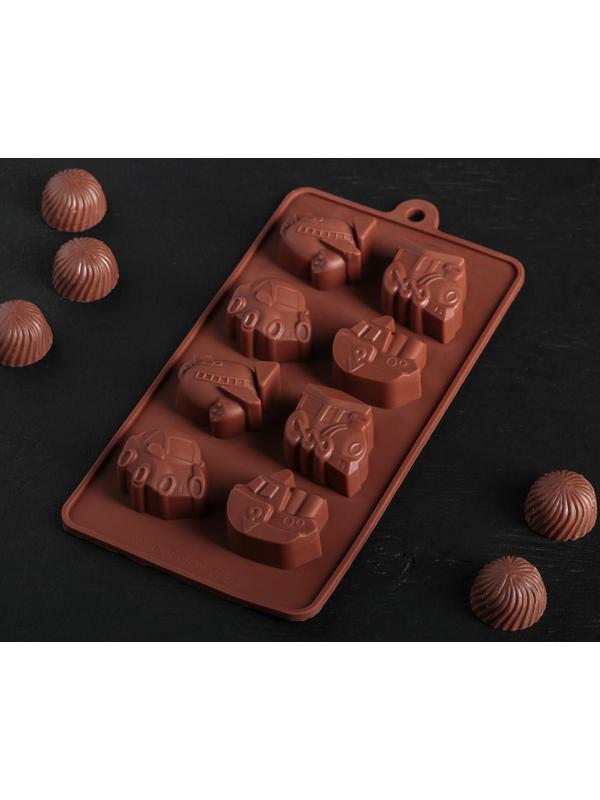 Форма для льда и кондитерских украшений Доляна «Машинки», 21×11 см, 8 ячеек (4,3×3,5 см), цвет шоколадный