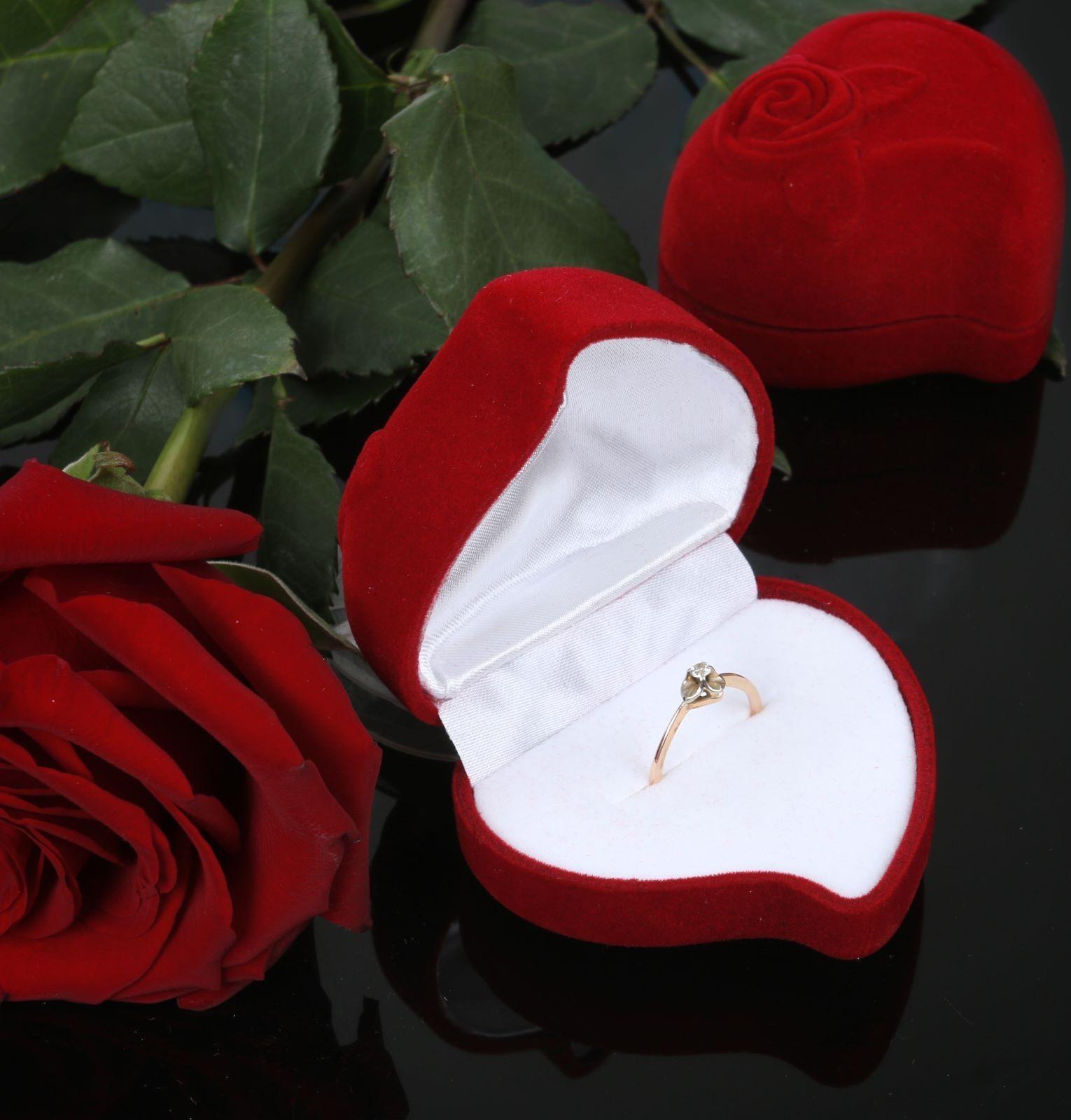 Футляр бархатный под кольцо 