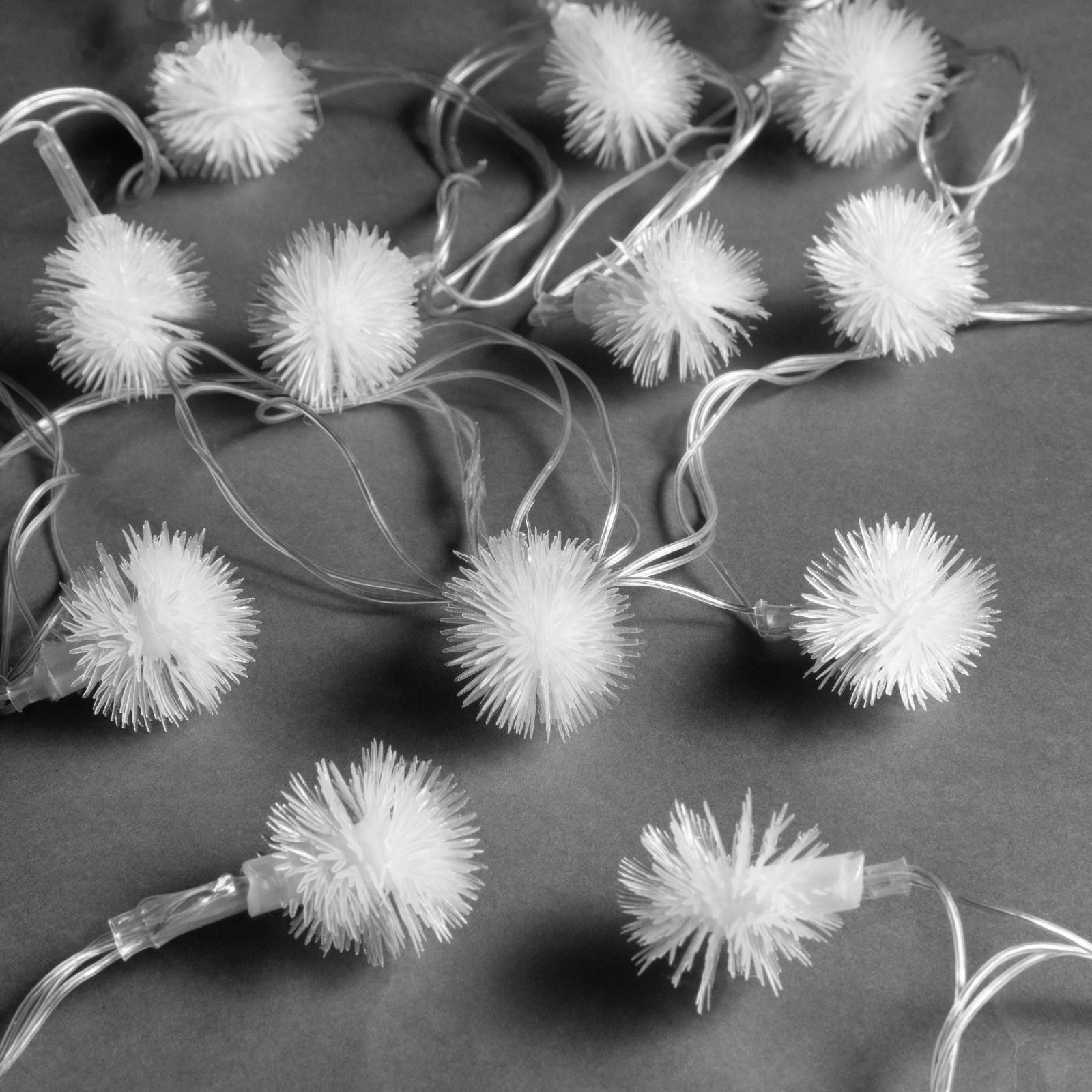 Гирлянда «Нить» 5 м с насадками «Ёжики», IP20, прозрачная нить, 20 LED, свечение мульти (RG/RB), мигание, 220 В