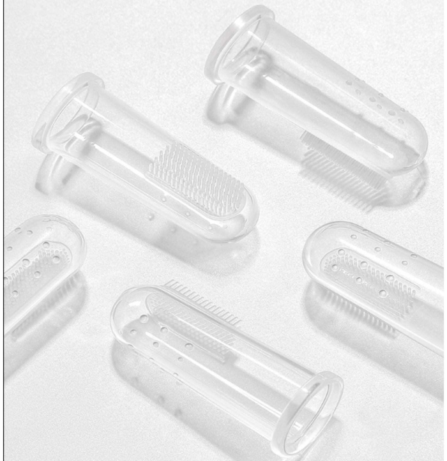 Детская зубная щетка, прорезыватель - массажер, силиконовая, на палец от 3 мес.