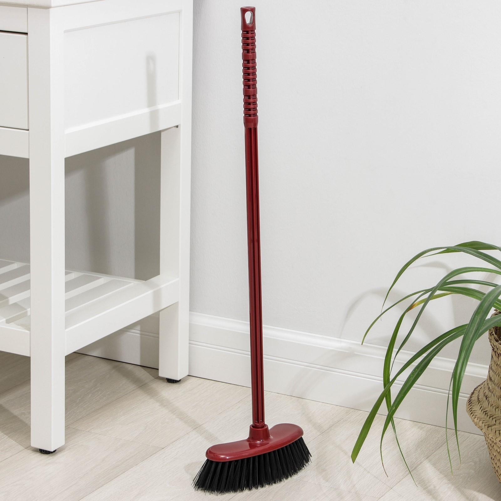 Щётка для пола «Комфорт» с черенком, жёсткая, цвет МИКС