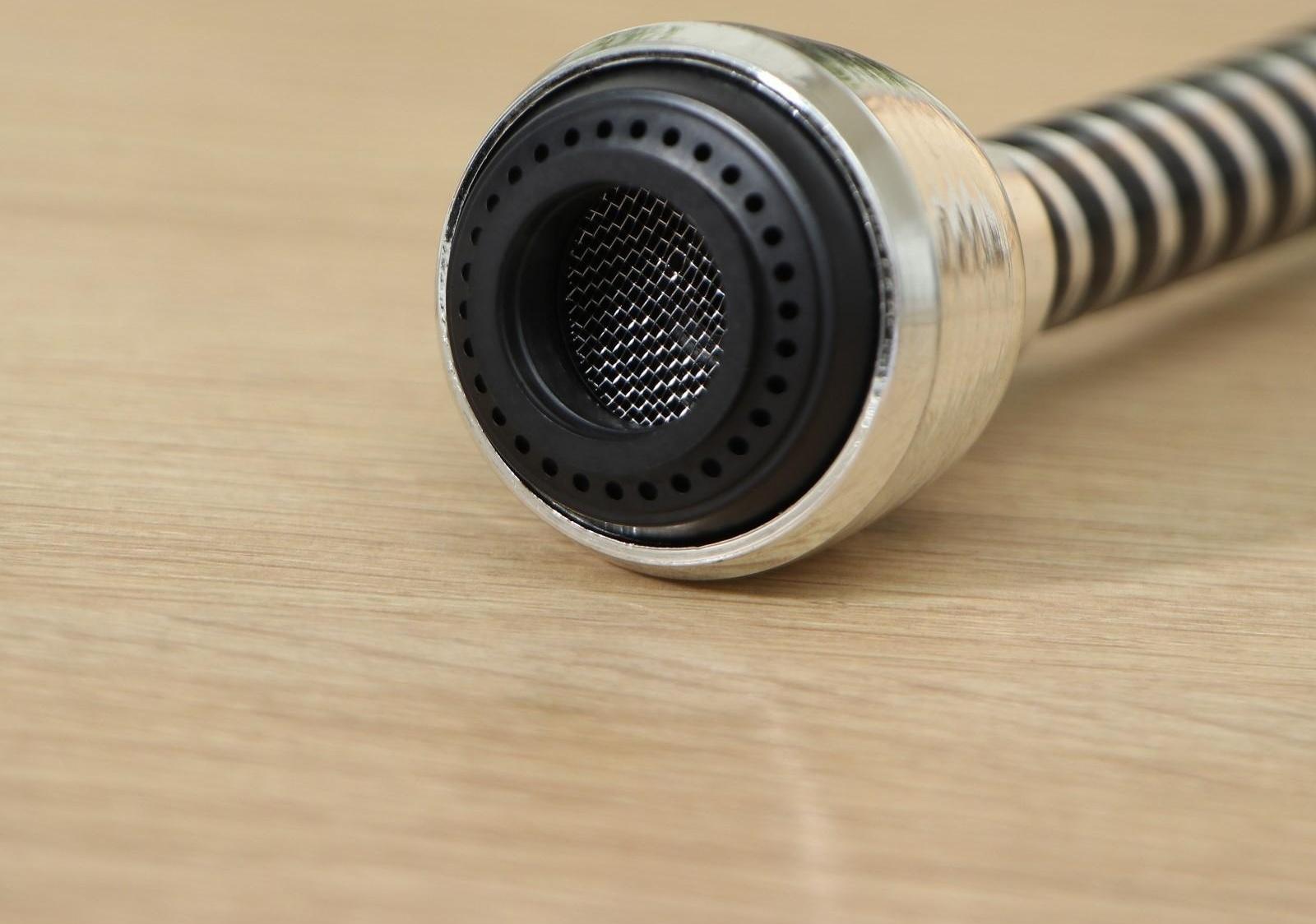 Поворотная насадка на кран «Флекс Фикс», d=1,5 см, с изменяемым углом наклона и интенсивностью струи, с сеткой