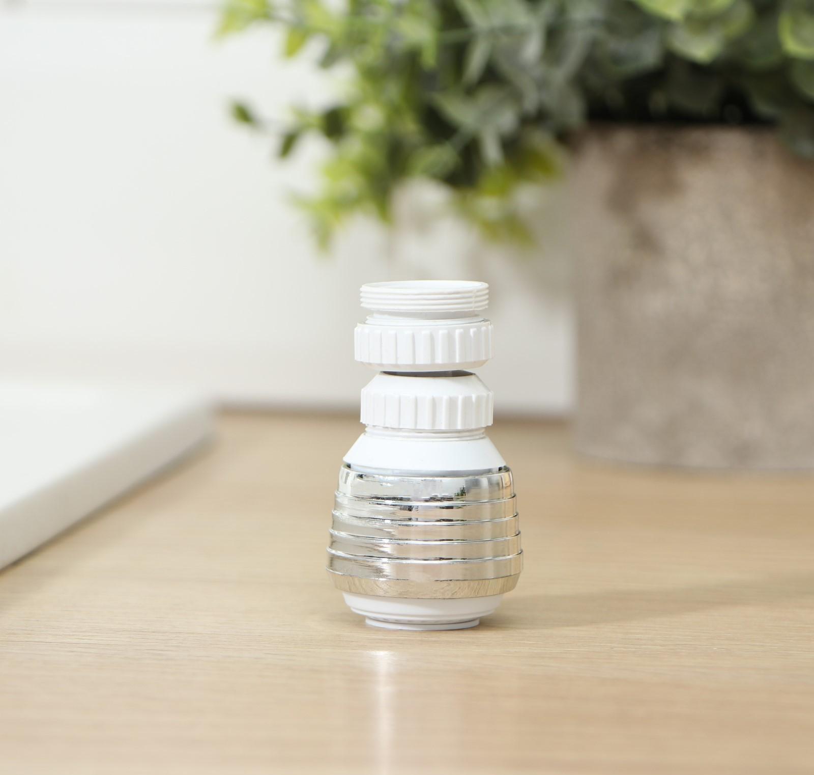 Поворотная насадка на кран, d=1,5 см, с изменяемым углом наклона и изменяемой интенсивностью струи, с сеткой