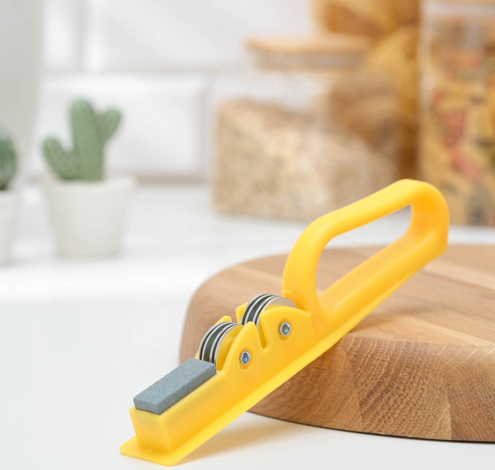 Точилка для ножей Доляна «острое лезвие», 19×4,5 см, с ручкой и шлифовкой, цвет МИКС