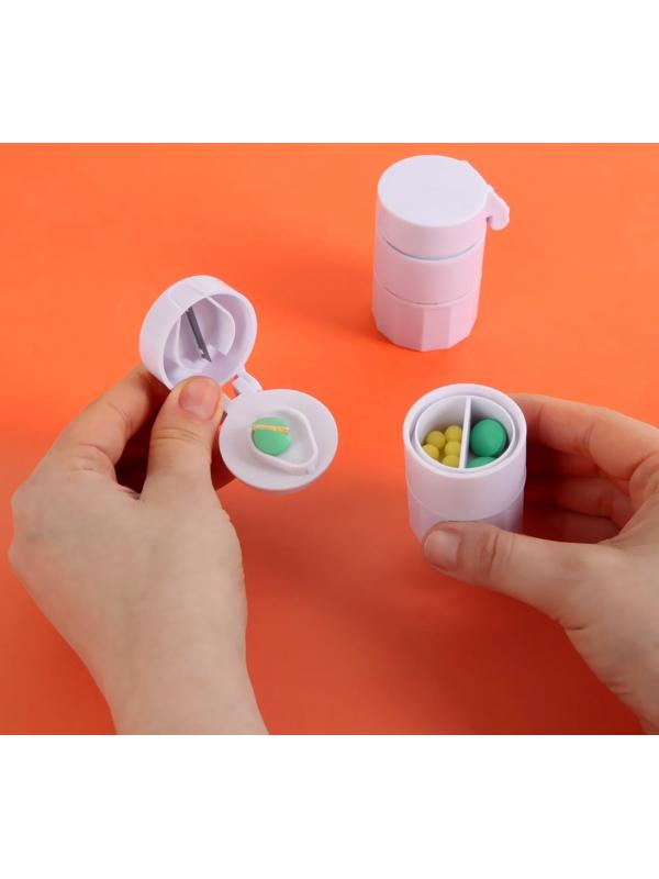 Таблетница с таблеторезкой, размельчителем и мензуркой, цвет белый