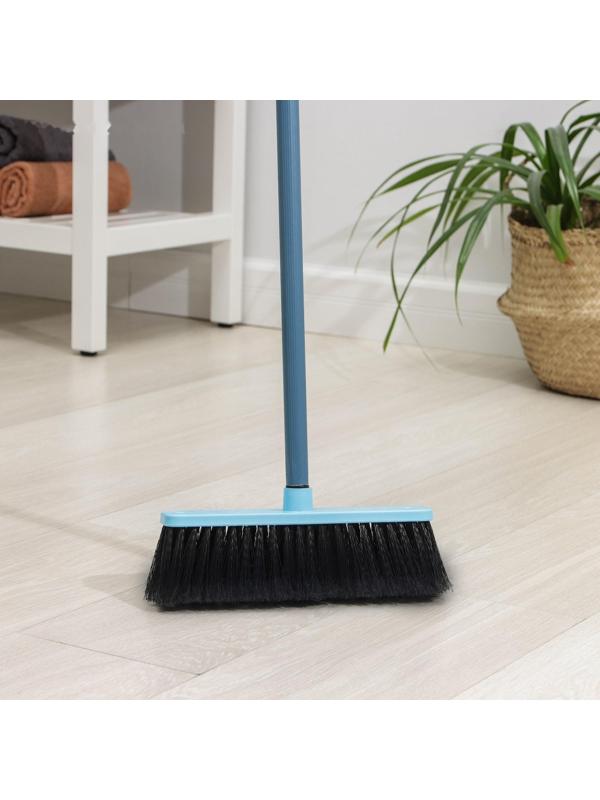 Щётка с черенком мягкая «Арианна», длина щетины 5,5 см, цвет МИКС