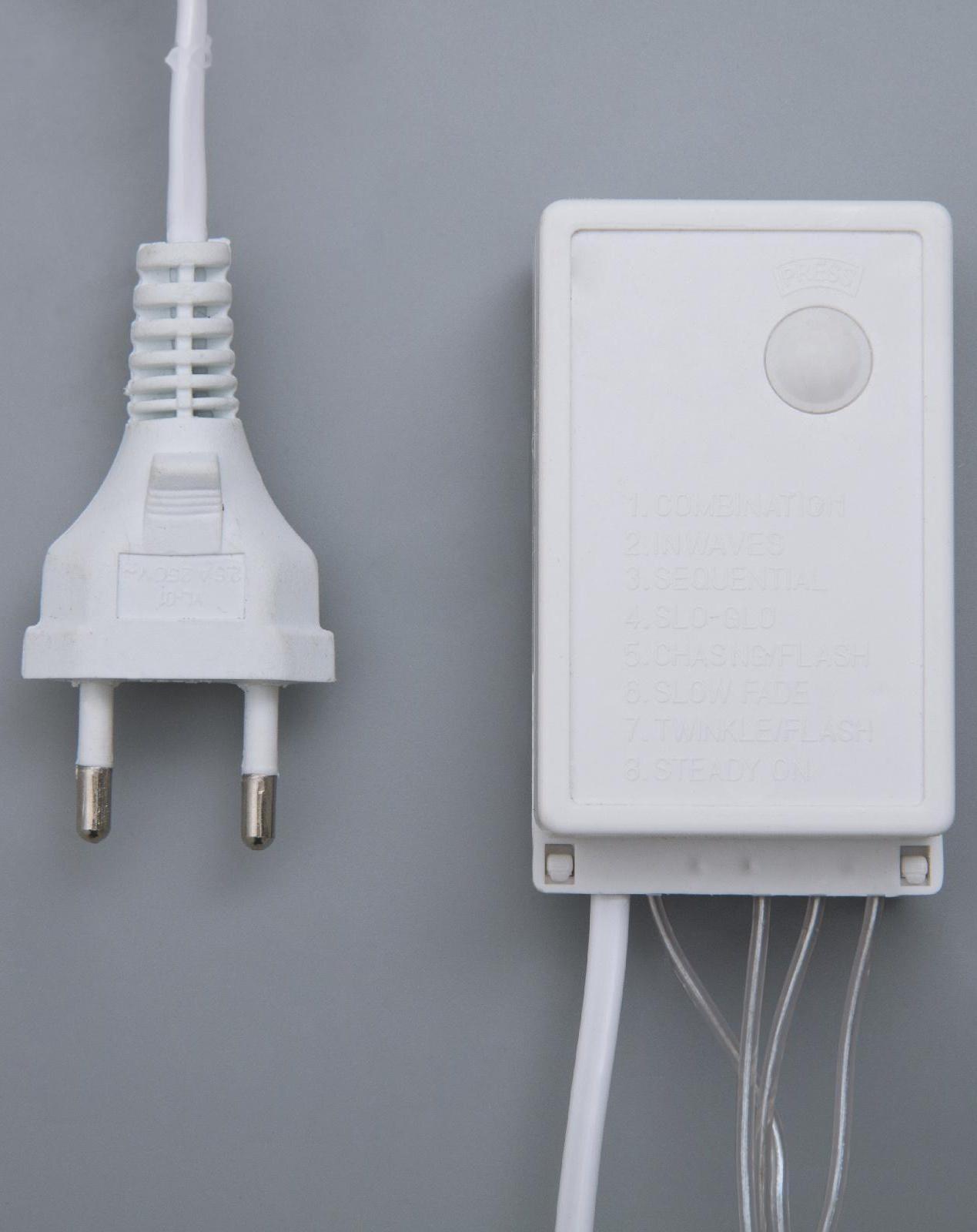 Гирлянда «Бахрома» 4 × 0.6 м, IP44, прозрачная нить, 180 LED, свечение белое, 8 режимов, 220 В