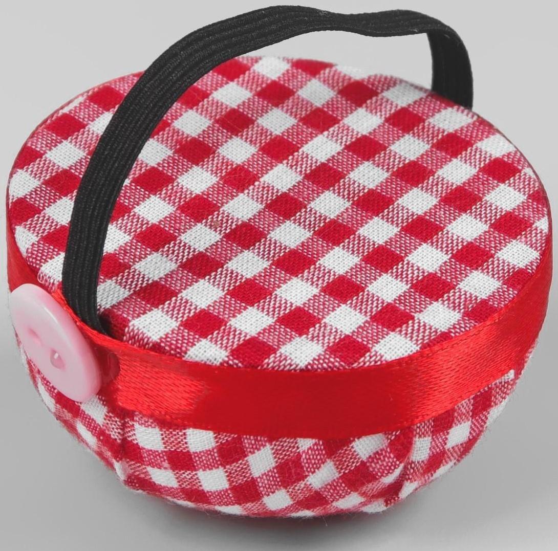 Игольница на руку «Клетка», d = 6 см, цвет красный/белый