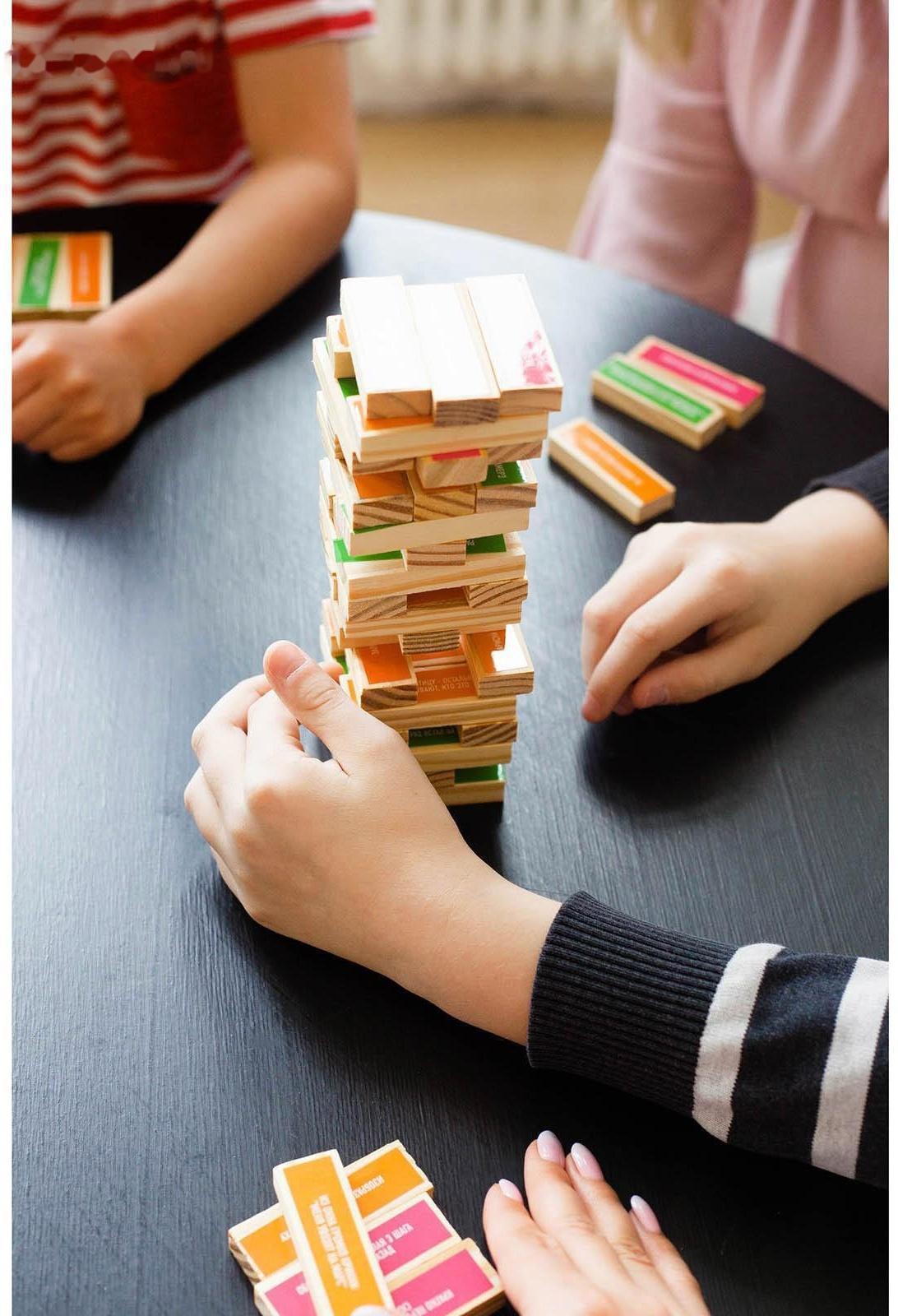 Падающая башня с фантами, 54 бруска