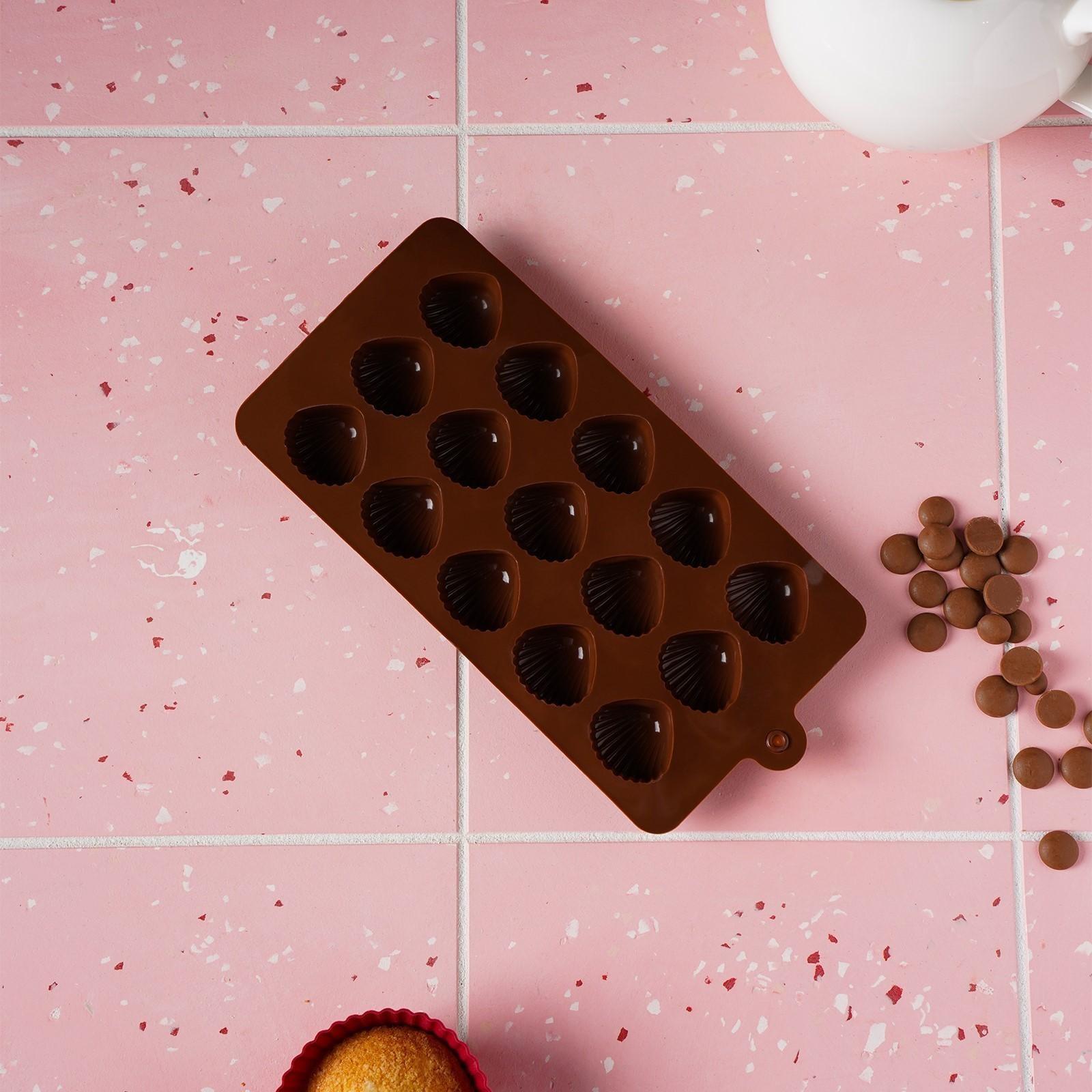 Форма для льда и кондитерских украшений Доляна «Ракушки», 20,5×10,5 см, 15 ячеек, цвет шоколадный