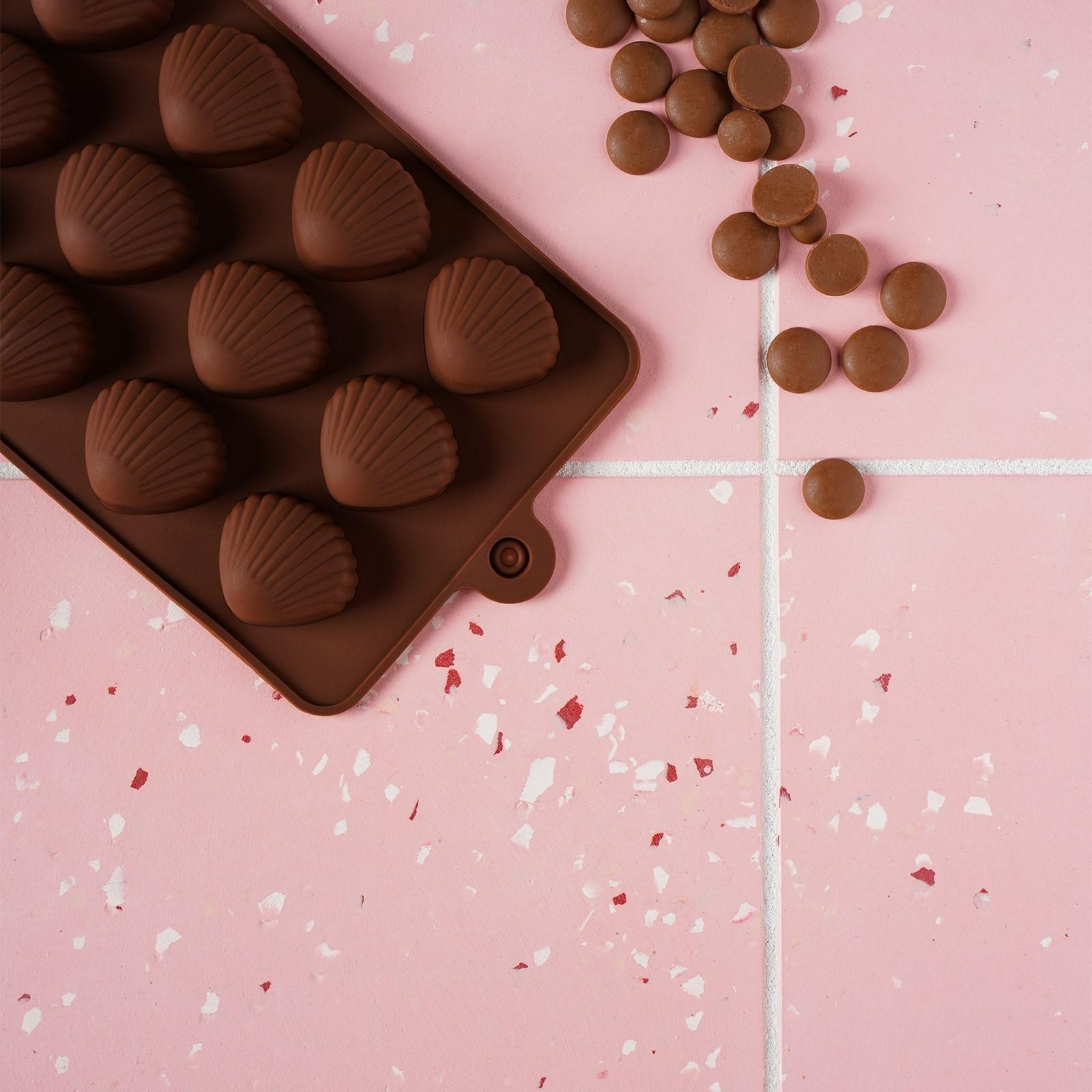 Форма для льда и кондитерских украшений Доляна «Ракушки», 20,5×10,5 см, 15 ячеек, цвет шоколадный