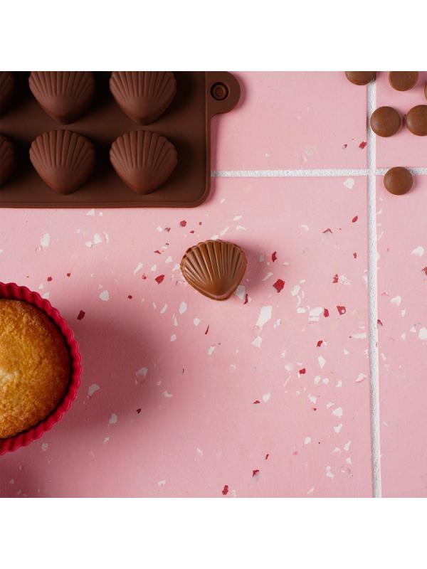 Форма для льда и кондитерских украшений Доляна «Ракушки», 20,5×10,5 см, 15 ячеек, цвет шоколадный