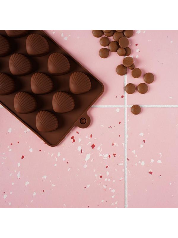 Форма для льда и кондитерских украшений Доляна «Ракушки», 20,5×10,5 см, 15 ячеек, цвет шоколадный