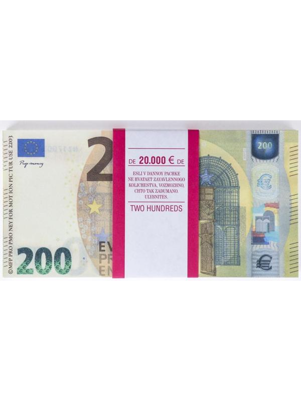 Пачка купюр 200 евро