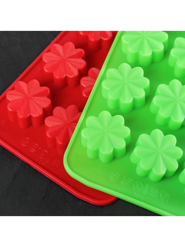 Форма для льда и кондитерских украшений Доляна «Цветочки», 21×10 см, 15 ячеек, цвет МИКС