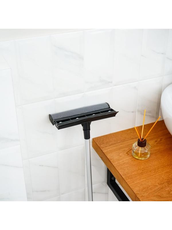 Окномойка с телескопической алюминиевой ручкой и сгоном Доляна, 20×8×60(97) см, рабочая поверхность 20 см, поролон