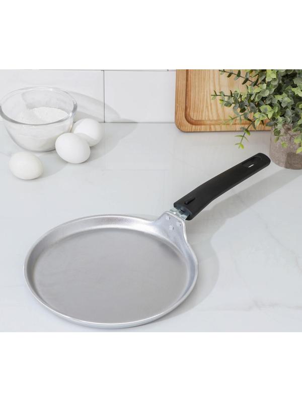 Сковорода блинная, d=22 см, пластиковая ручка, цвет хромированный