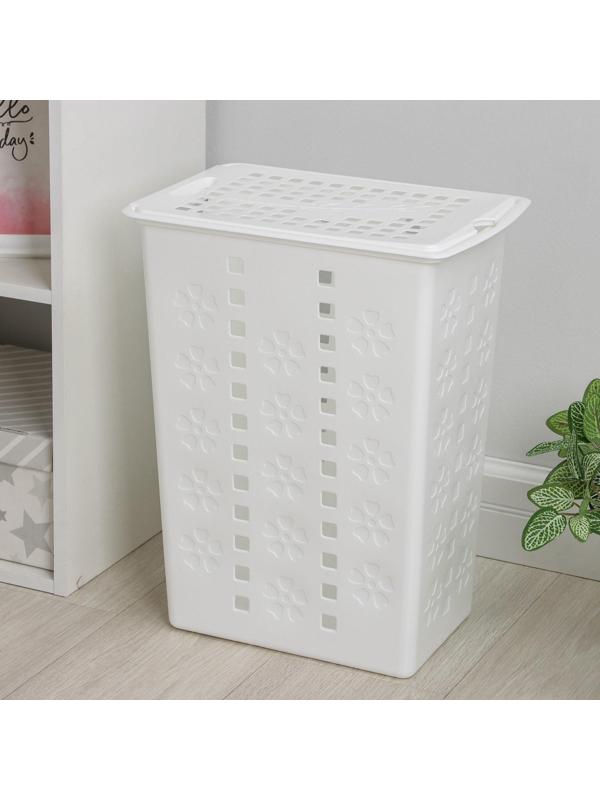 Корзина бельевая с крышкой «Виолетта», 30 л, 36×26,5×47,5 см, цвет белый