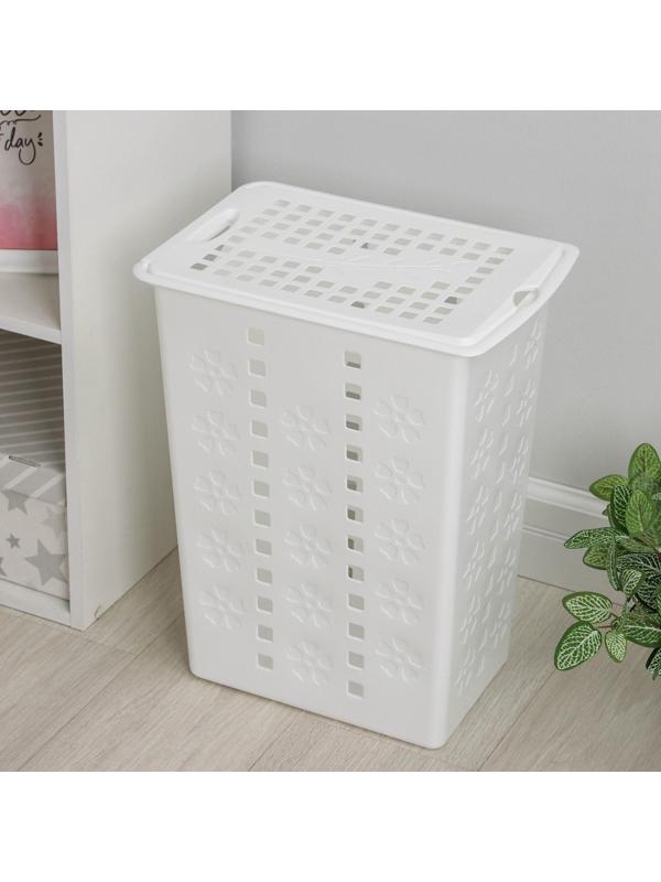 Корзина бельевая с крышкой «Виолетта», 30 л, 36×26,5×47,5 см, цвет белый