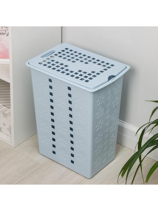 Корзина бельевая с крышкой «Виолетта», 30 л, 37×25×48 см, цвет голубой