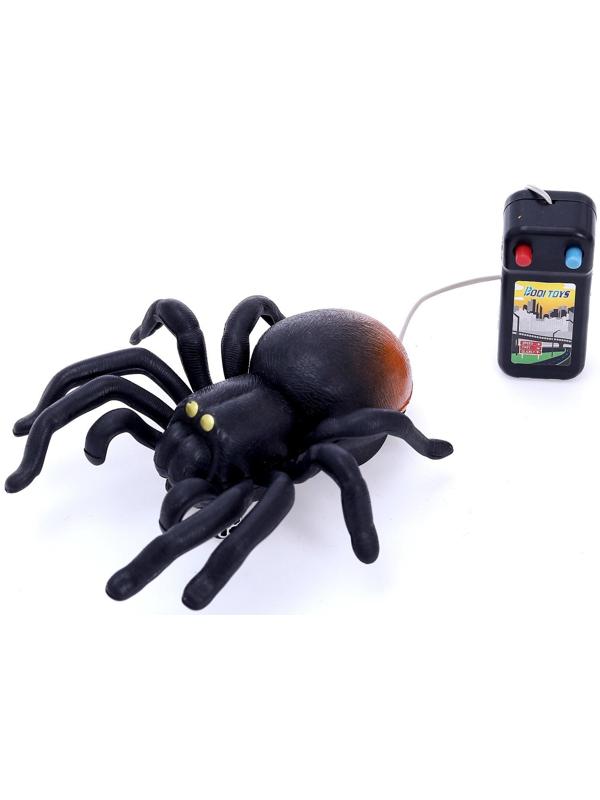 Животное «Паук», на дистанционном управлении, работает от батареек, цвета МИКС